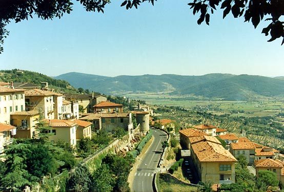 Cortona seen from below in 1986, a low-resolution film scan.
