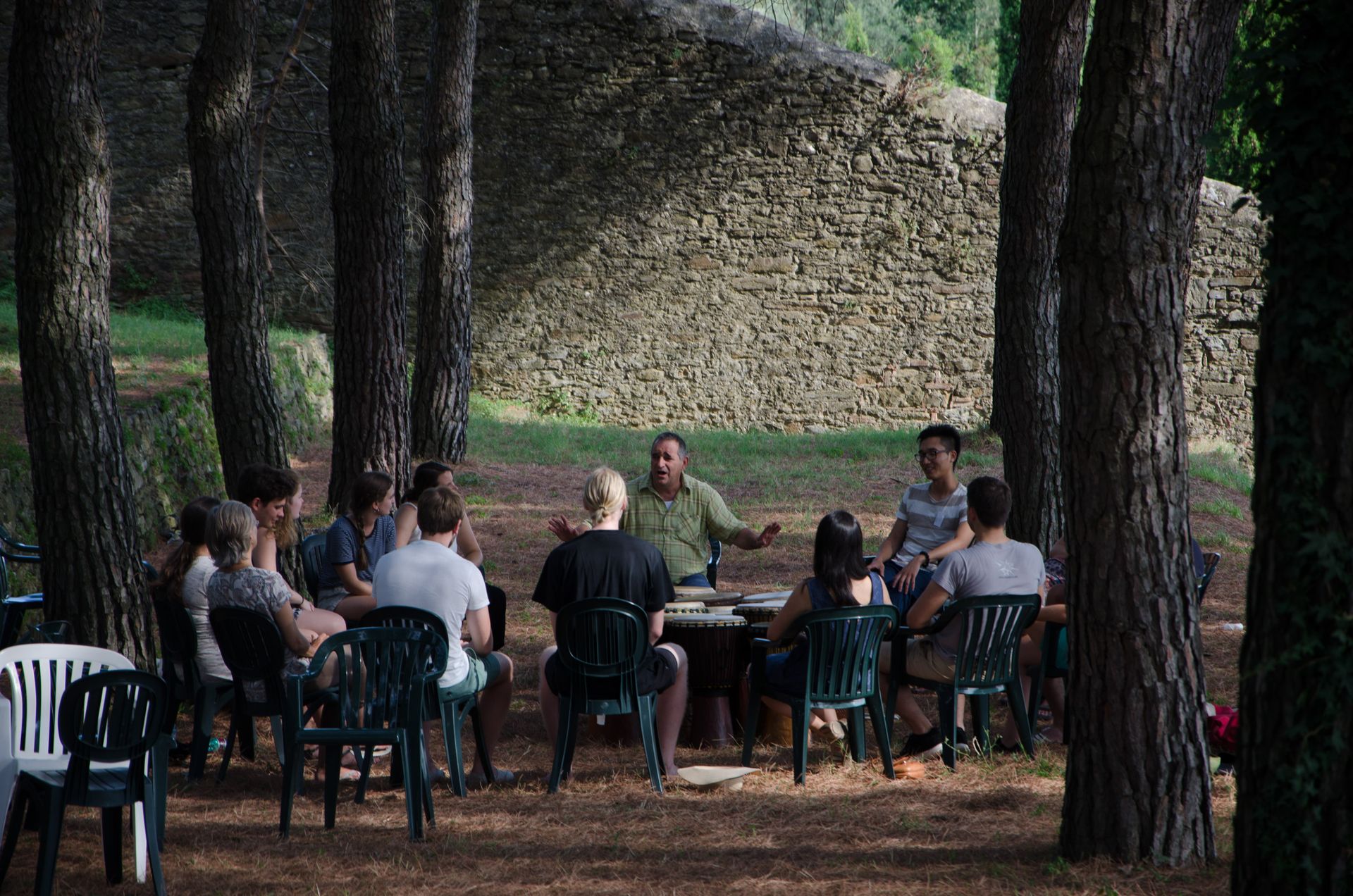 A wide view of Cortona Week participants together outside after a session.